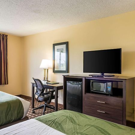 Quality Inn Huntersville Near Lake Norman מראה חיצוני תמונה