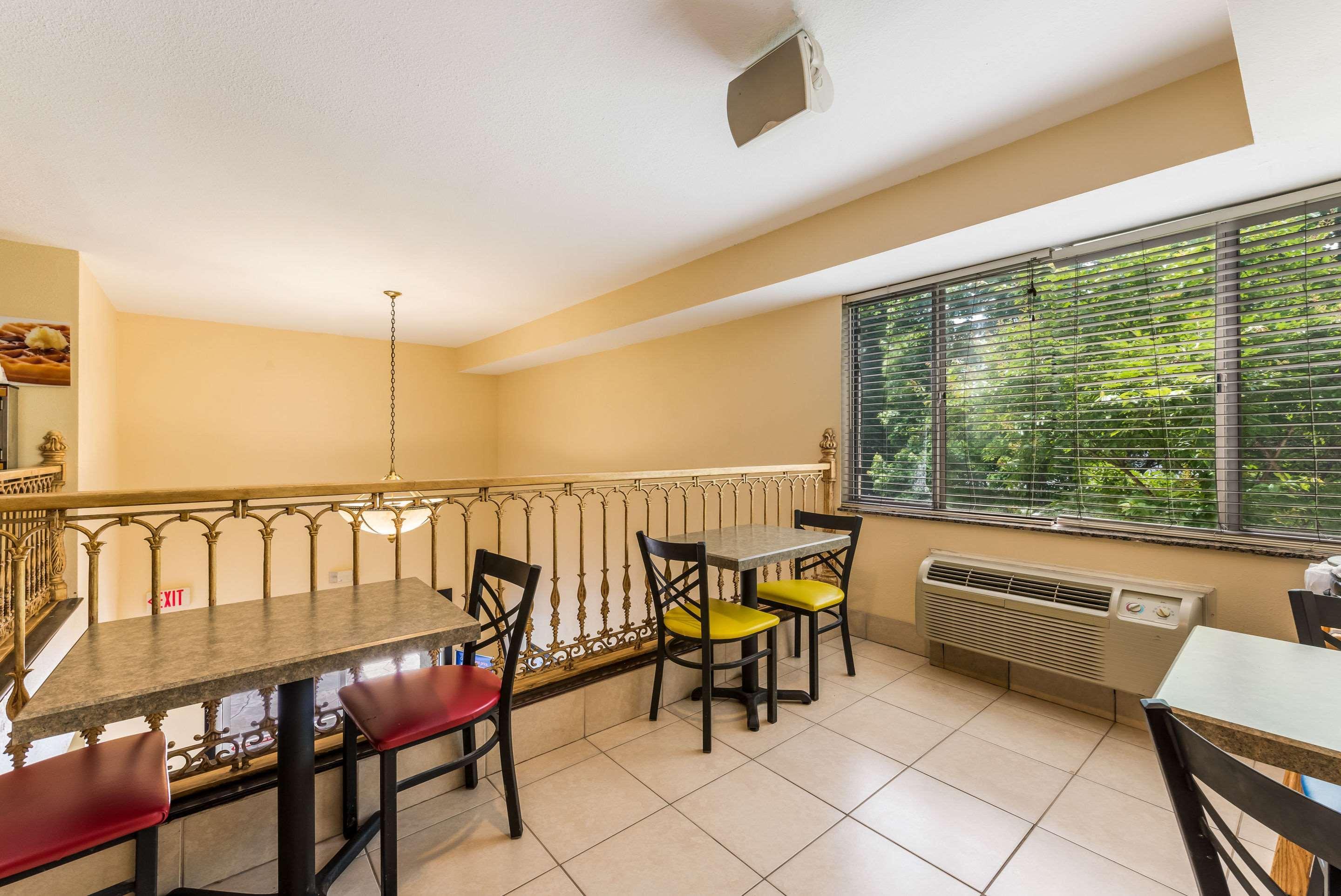 Quality Inn Huntersville Near Lake Norman מראה חיצוני תמונה