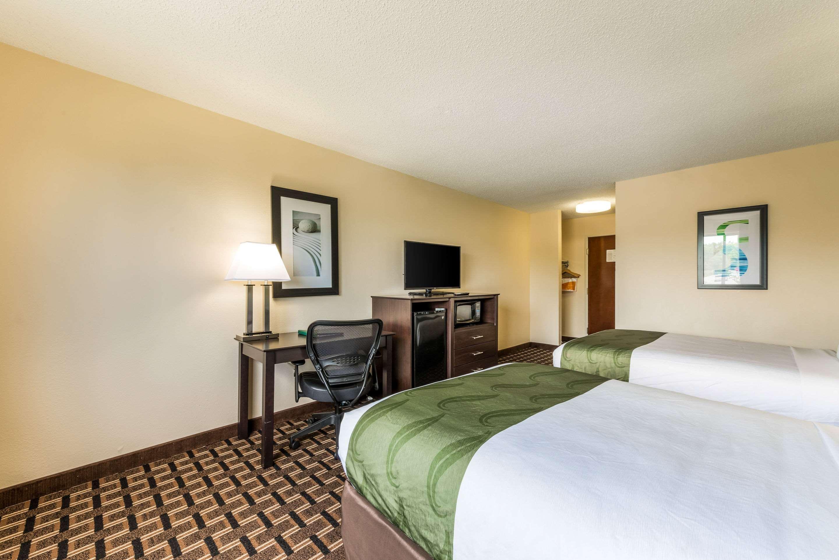 Quality Inn Huntersville Near Lake Norman מראה חיצוני תמונה