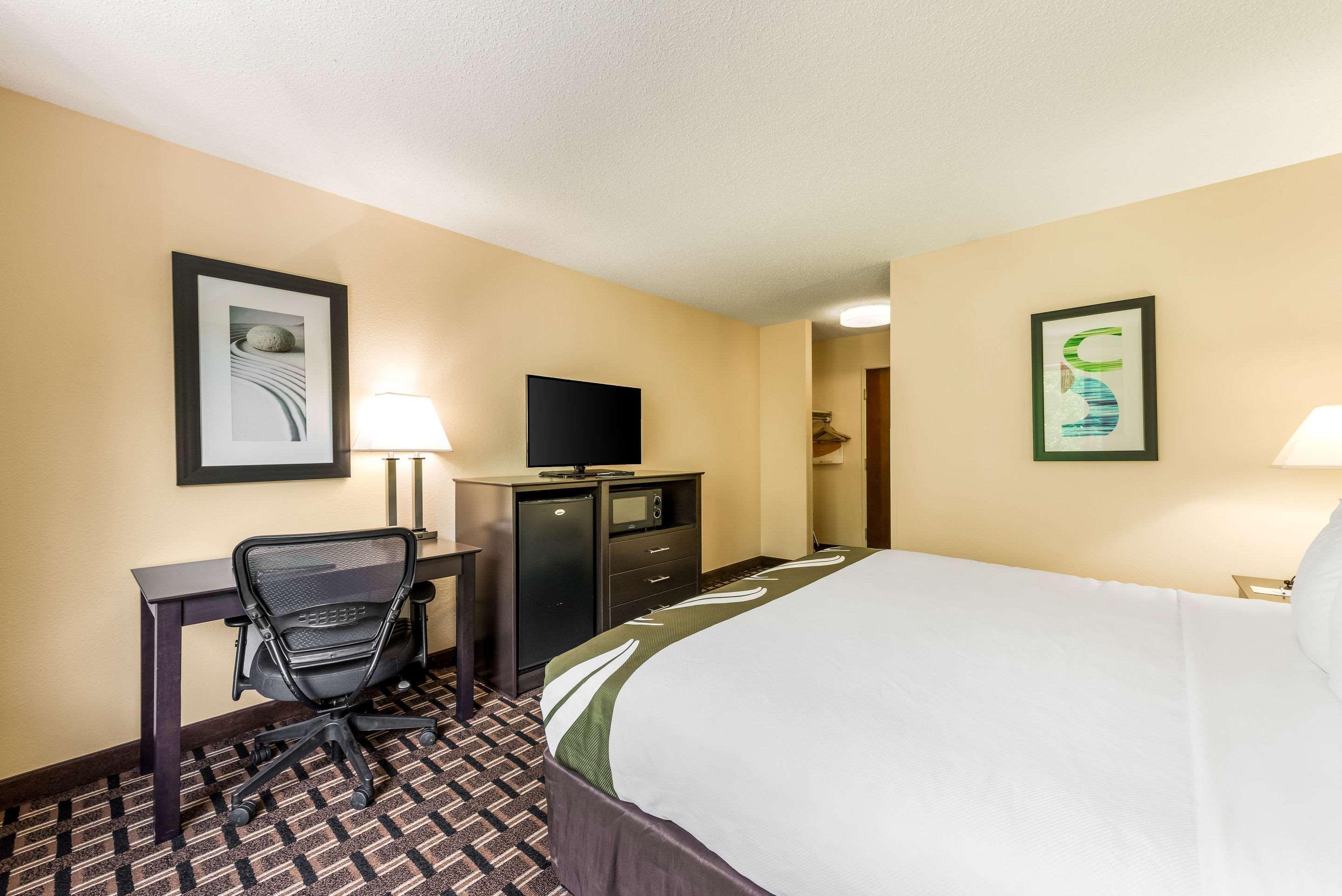 Quality Inn Huntersville Near Lake Norman מראה חיצוני תמונה
