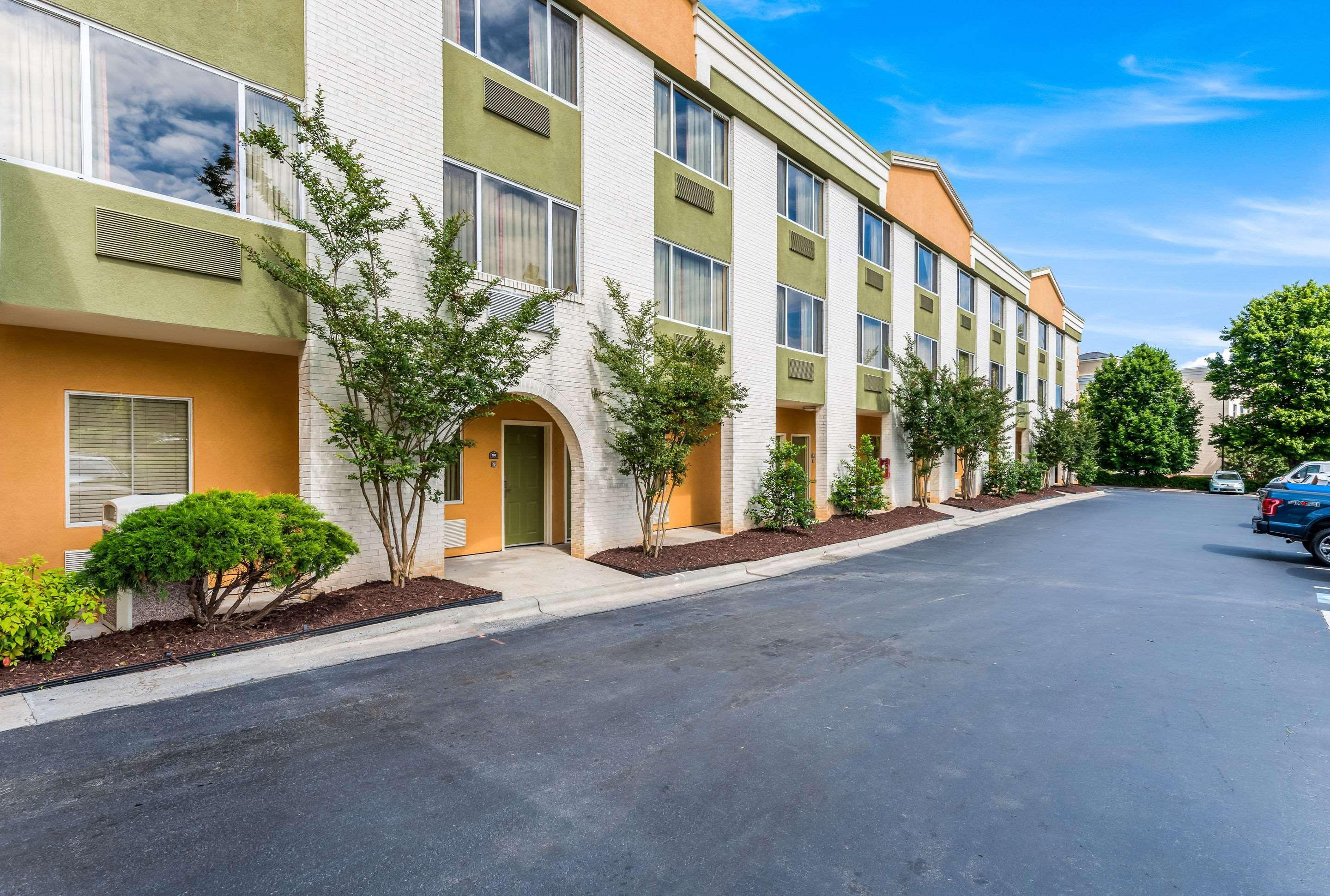 Quality Inn Huntersville Near Lake Norman מראה חיצוני תמונה