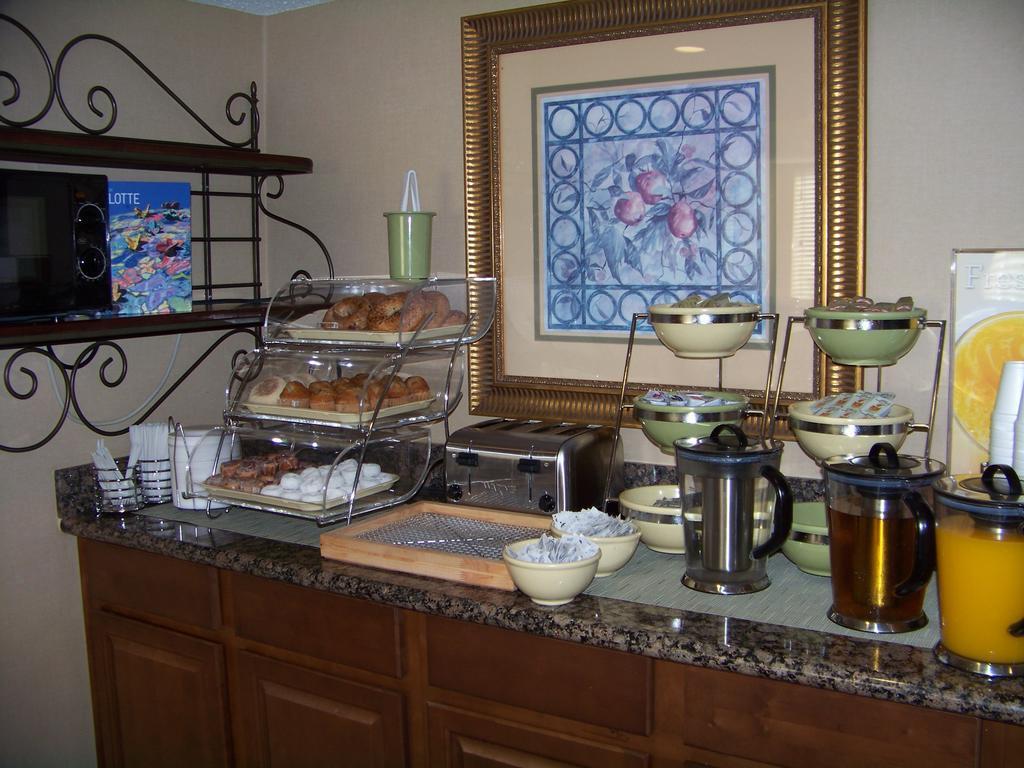 Quality Inn Huntersville Near Lake Norman מראה חיצוני תמונה