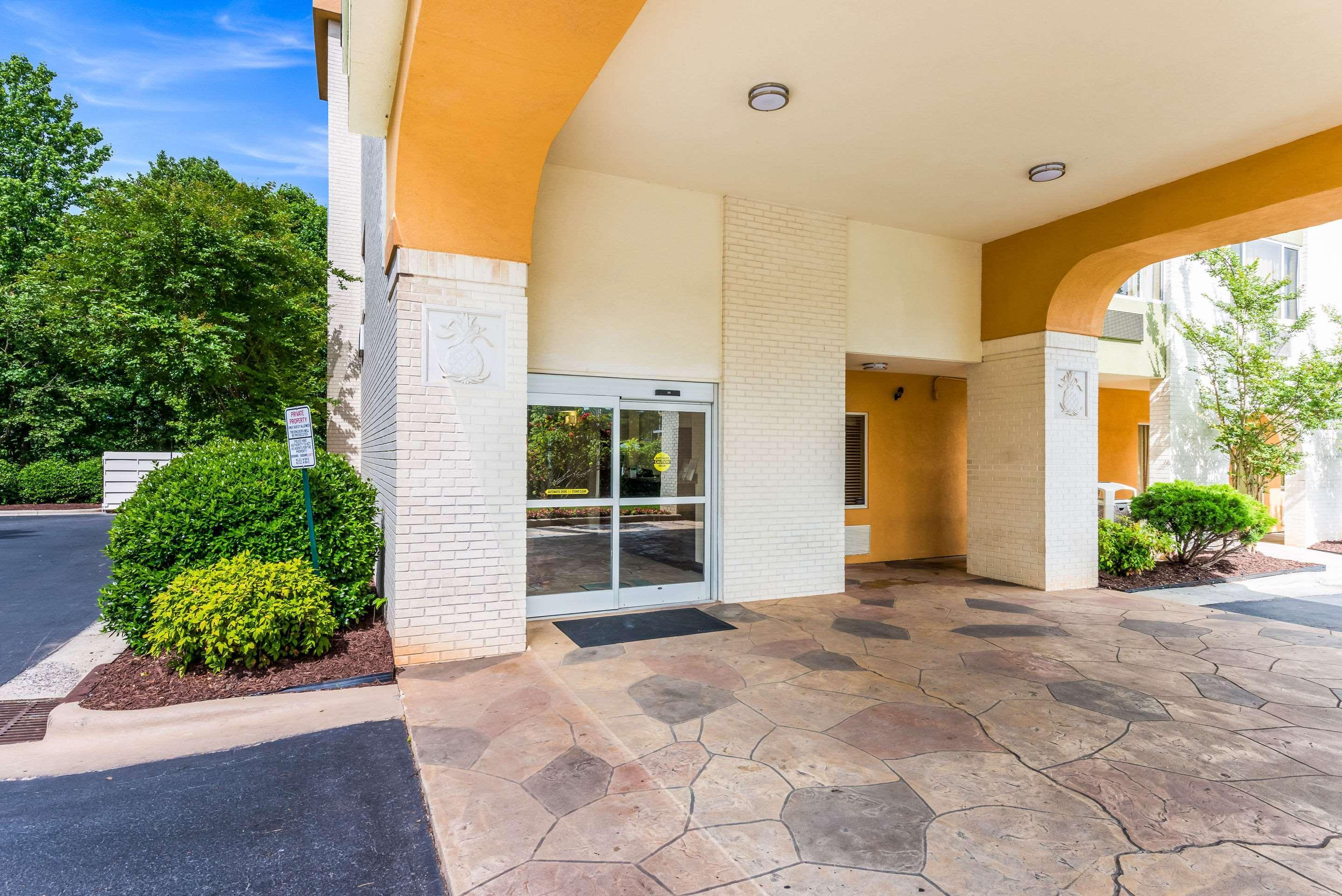 Quality Inn Huntersville Near Lake Norman מראה חיצוני תמונה
