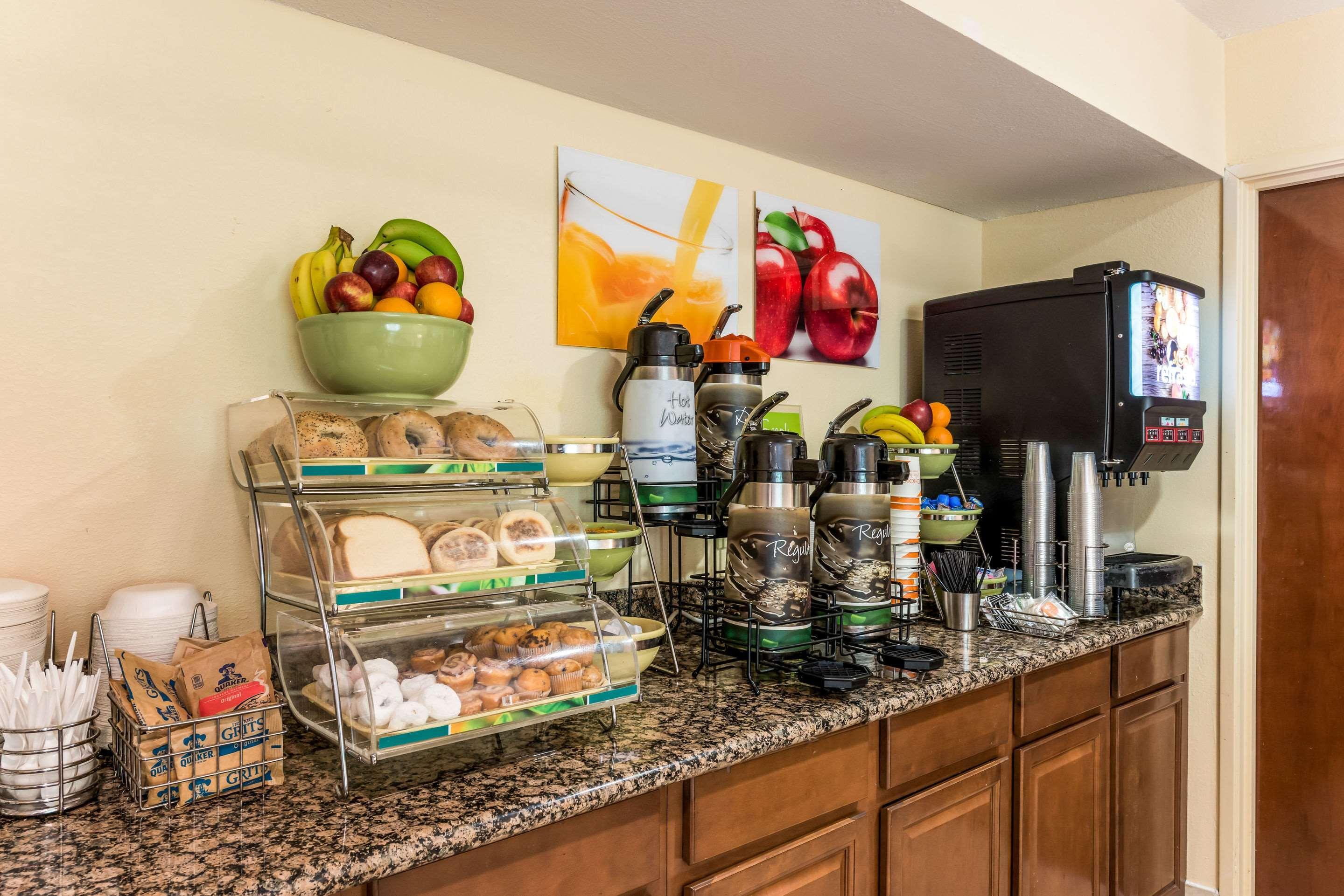 Quality Inn Huntersville Near Lake Norman מראה חיצוני תמונה