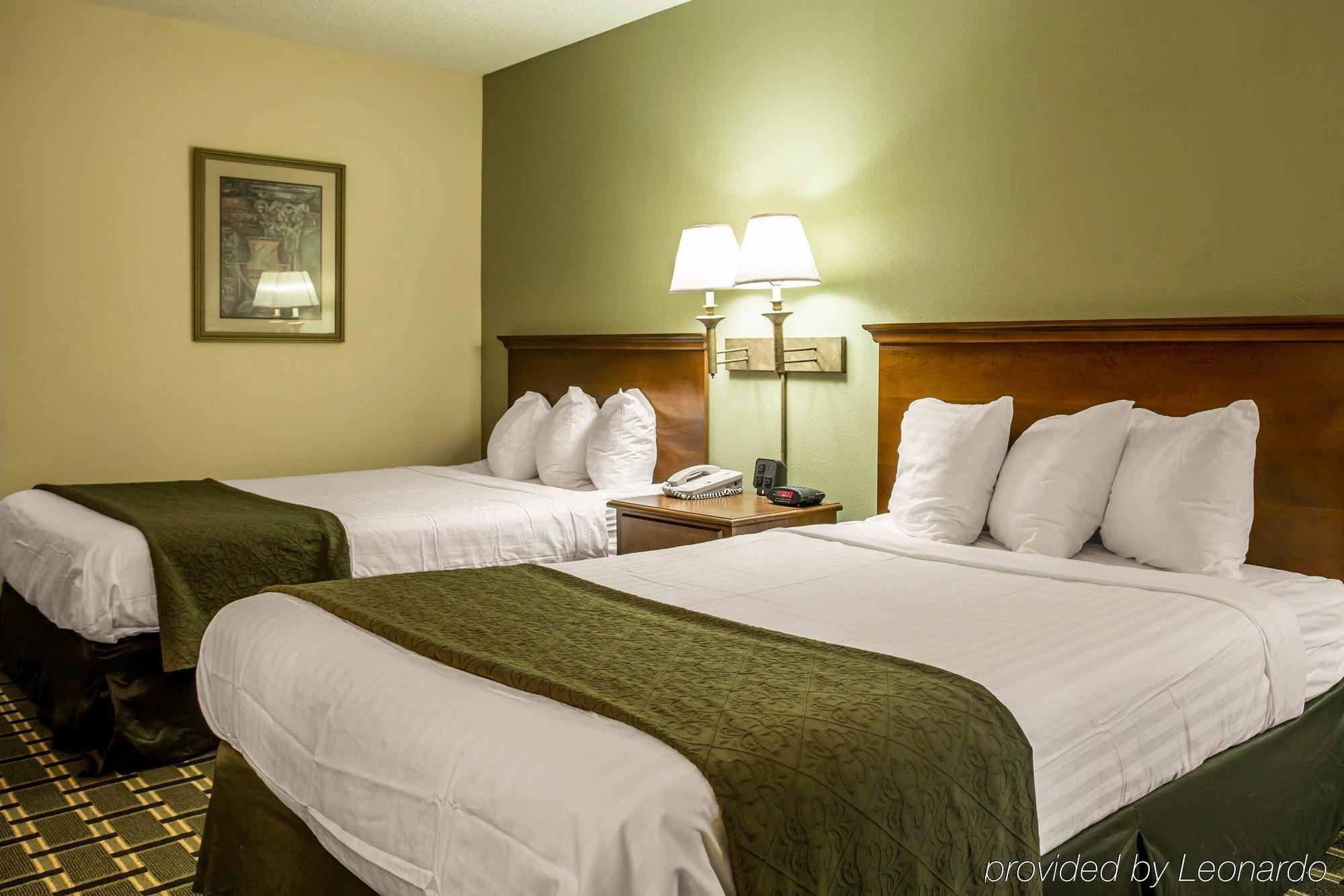 Quality Inn Huntersville Near Lake Norman מראה חיצוני תמונה