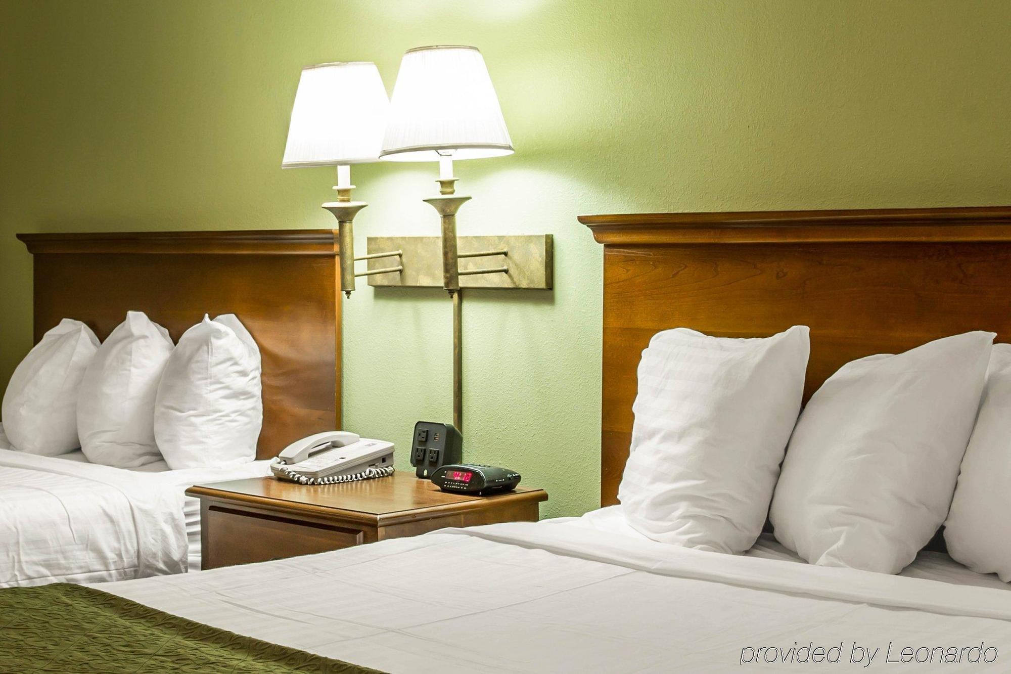 Quality Inn Huntersville Near Lake Norman מראה חיצוני תמונה