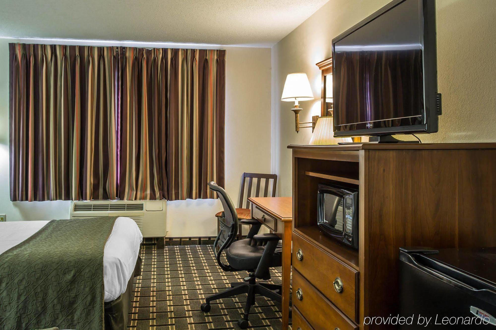 Quality Inn Huntersville Near Lake Norman מראה חיצוני תמונה