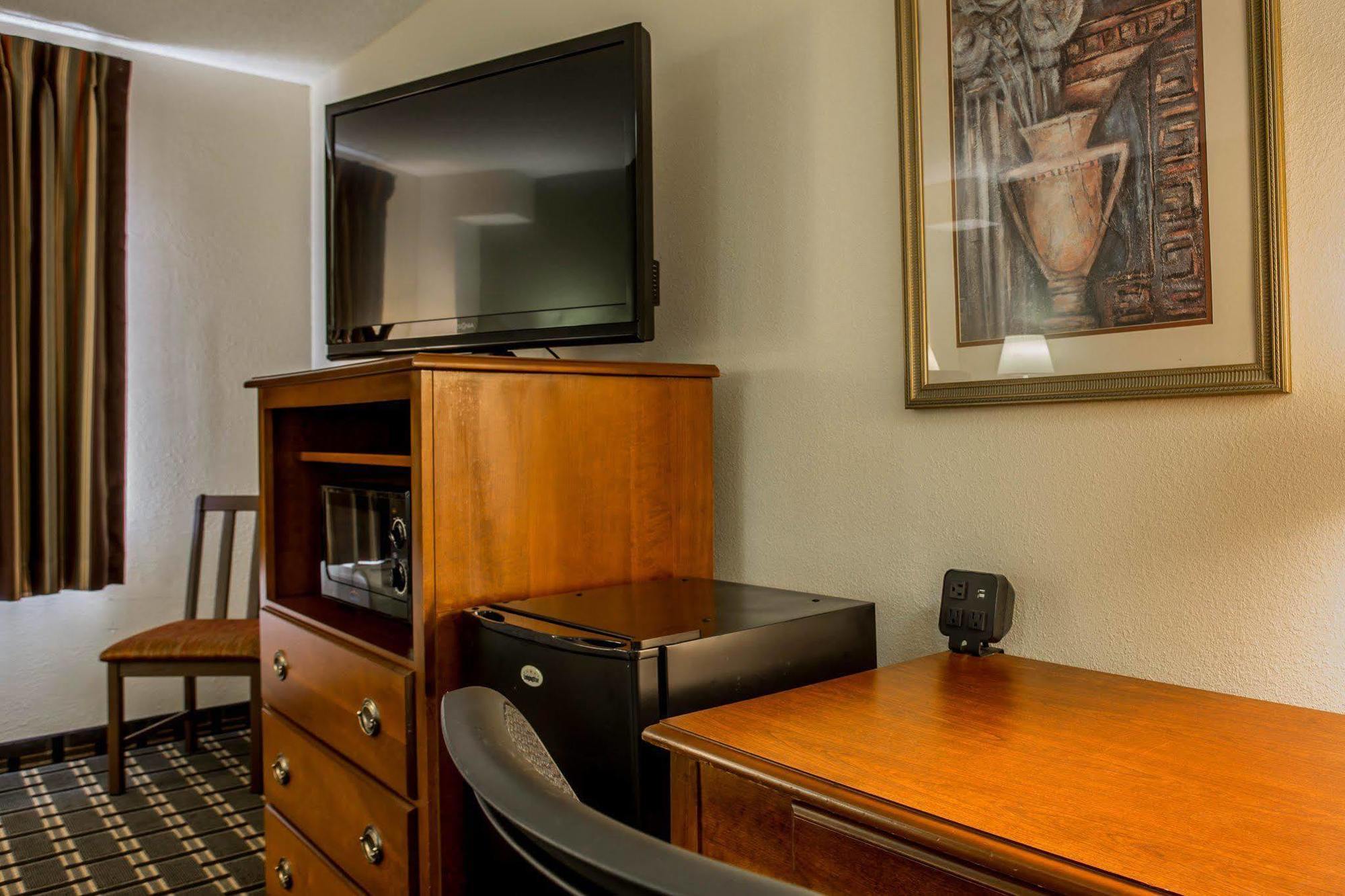 Quality Inn Huntersville Near Lake Norman מראה חיצוני תמונה